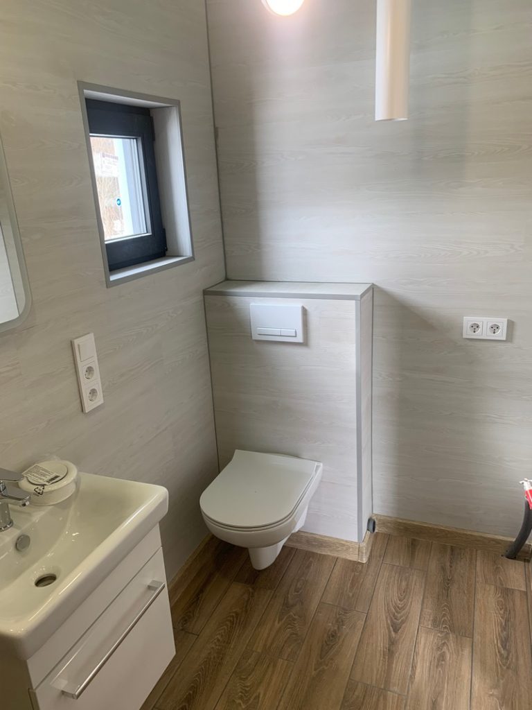 Дом с крытой верандой в поселке Янишполе, республика Карелия