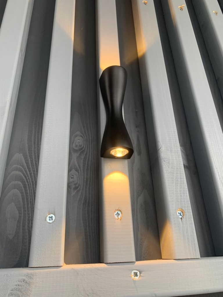 Дом с крытой верандой в поселке Янишполе, республика Карелия