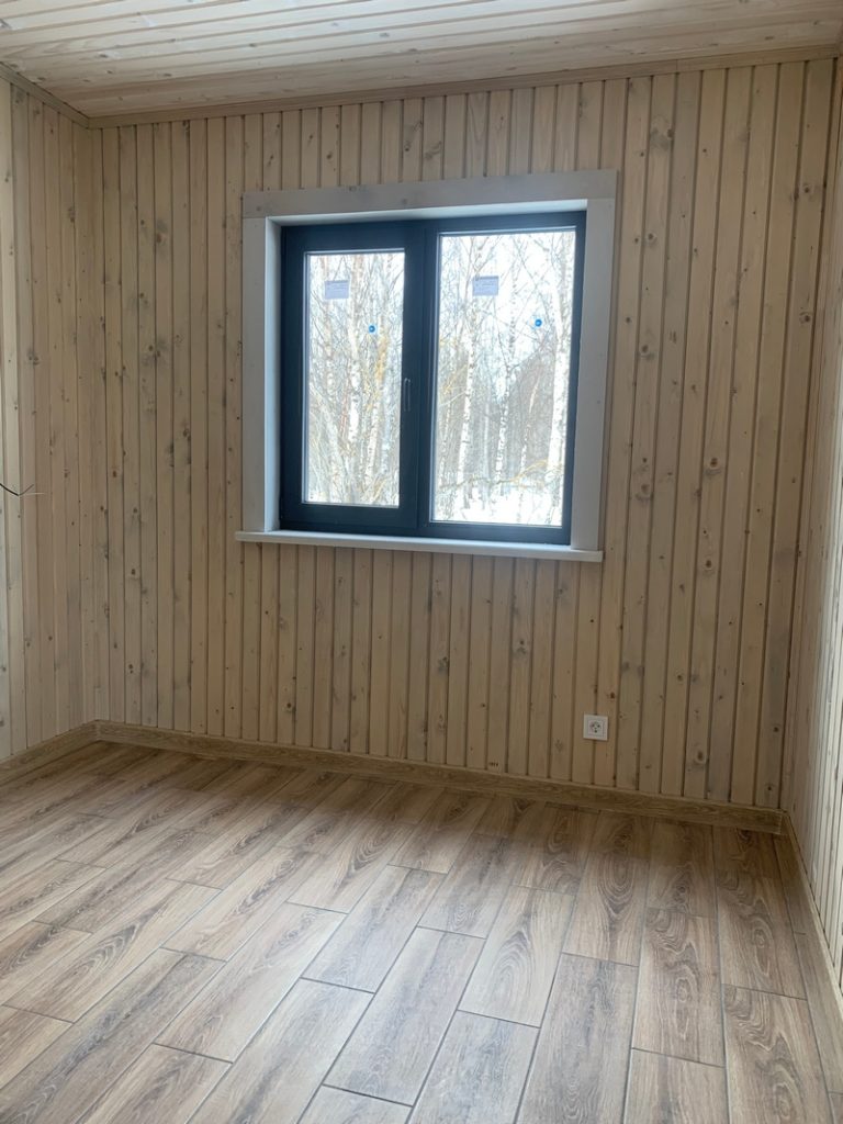 Дом с крытой верандой в поселке Янишполе, республика Карелия