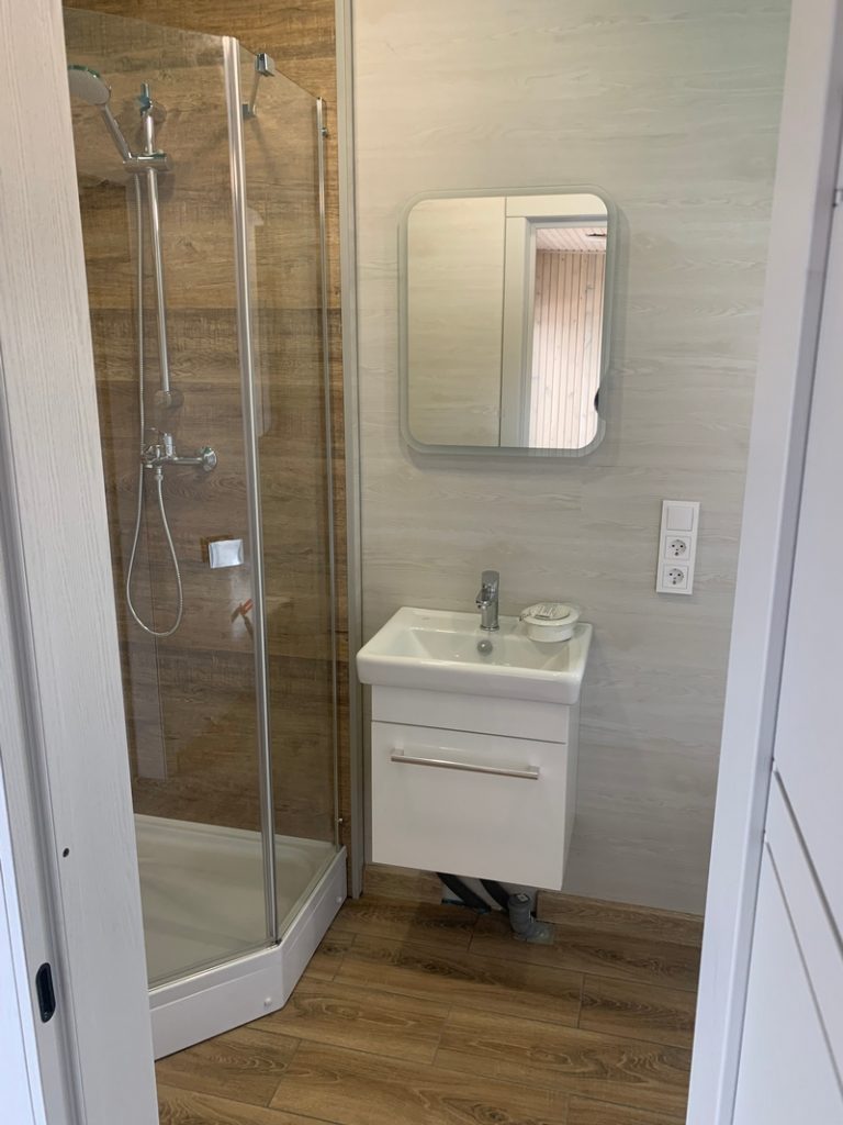 Дом с крытой верандой в поселке Янишполе, республика Карелия